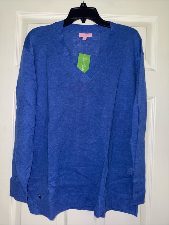 Lilly Pulitzer Sweaters - Lilly Pulitzer V-Neck Lightweight Sweater